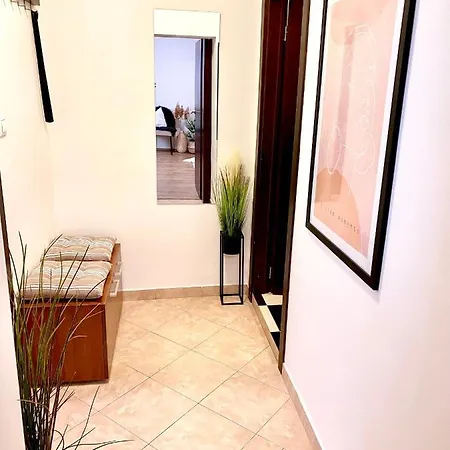 Urban Jungle Old Town Air Conditioned ברטיסלאבה