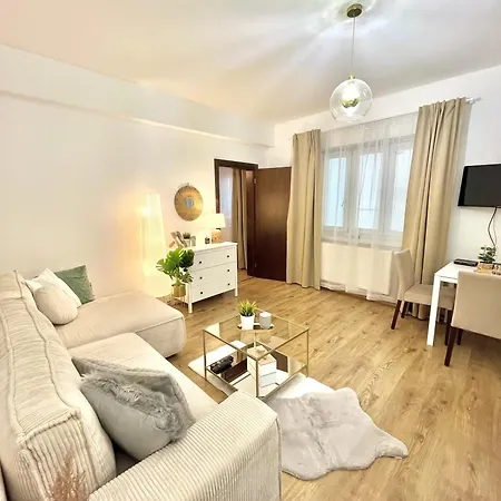 Urban Jungle Old Town Air Conditioned Apartment