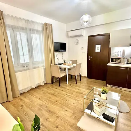 דירה Urban Jungle Old Town Air Conditioned *