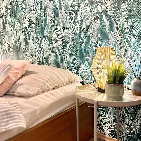 Apartment Urban Jungle Old Town Air Conditioned