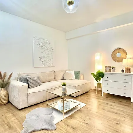 Urban Jungle Old Town Air Conditioned Appartamento *