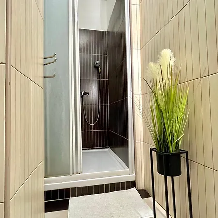 Urban Jungle Old Town Air Conditioned Appartamento